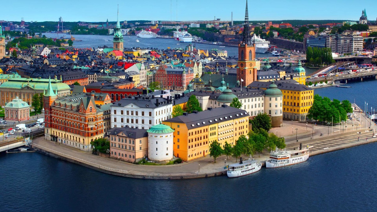 Ursvik House | Between the Pulse of the City & Nature! 6 km from Stockholm and 20m from Nature