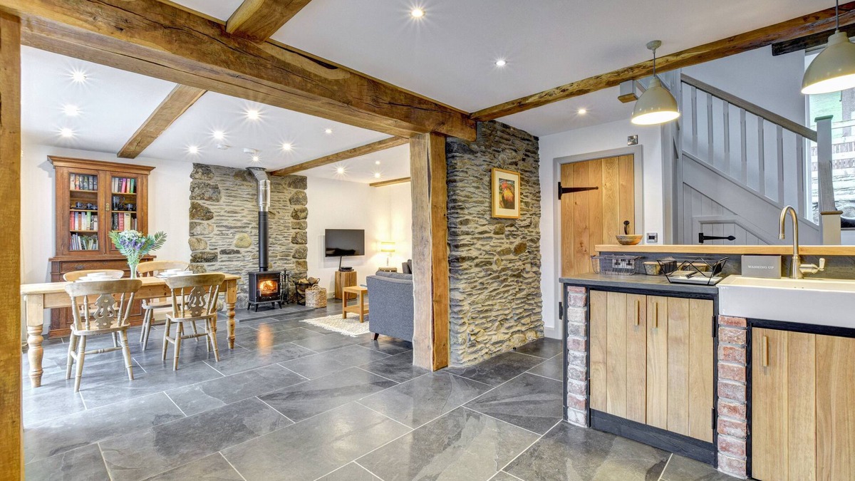 Machynlleth House | Beudy Tanllan - Two Bedroom House, Sleeps 4