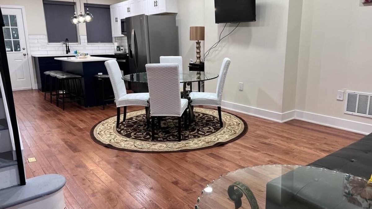 Primos Secane House | BEUTIFUL HOUSE IN ELMWOOD PARK PHILADELPHIA