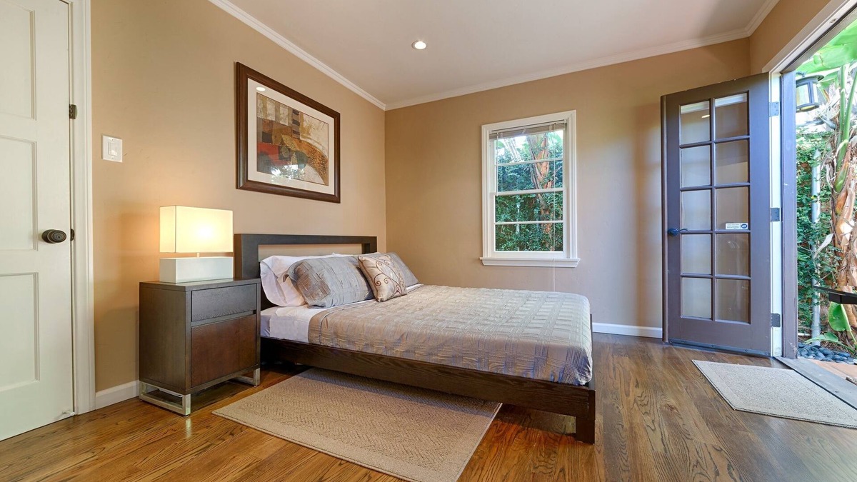 Fairfax District House | Beverly Grove Garden Suite