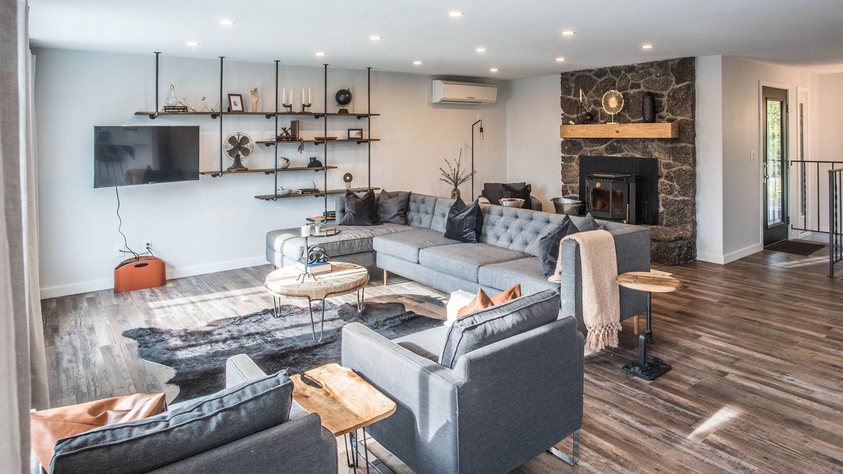 Vancouver House | Beverly Heights Retreat