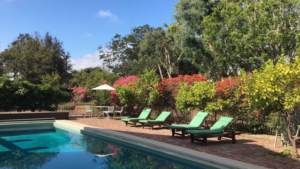 The Flats House | Beverly Hills Estate Guesthouse with pool