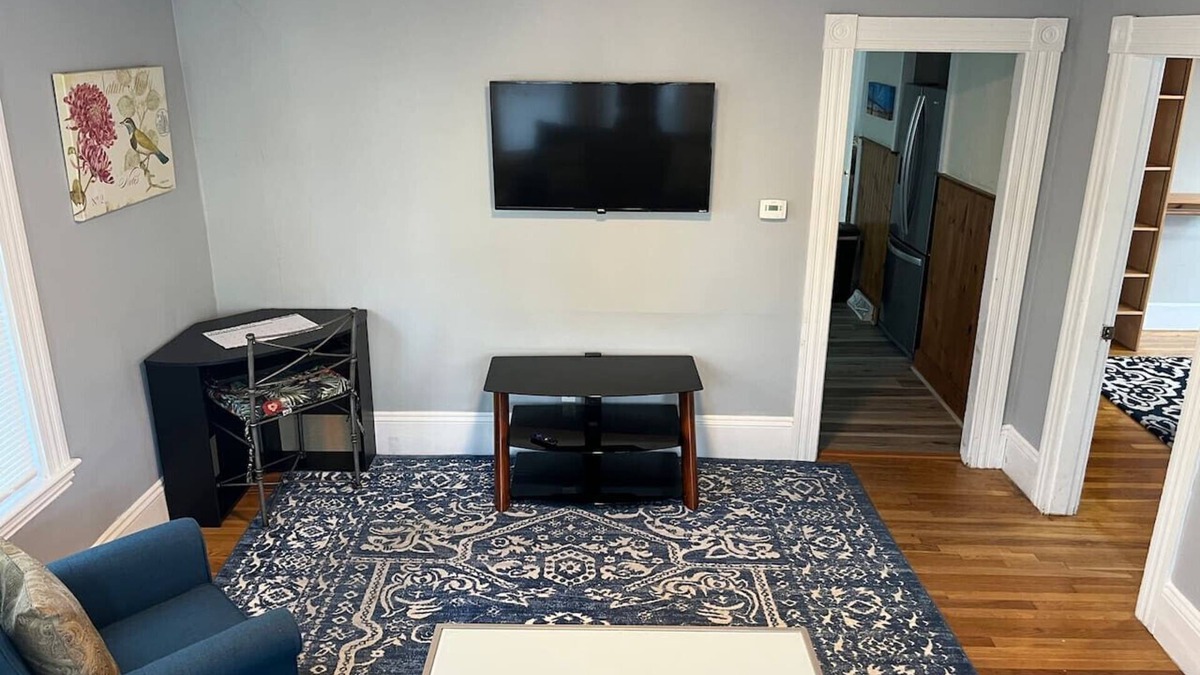 Beverly Apartment | Beverly/Salem! Dwtn/Water/Train