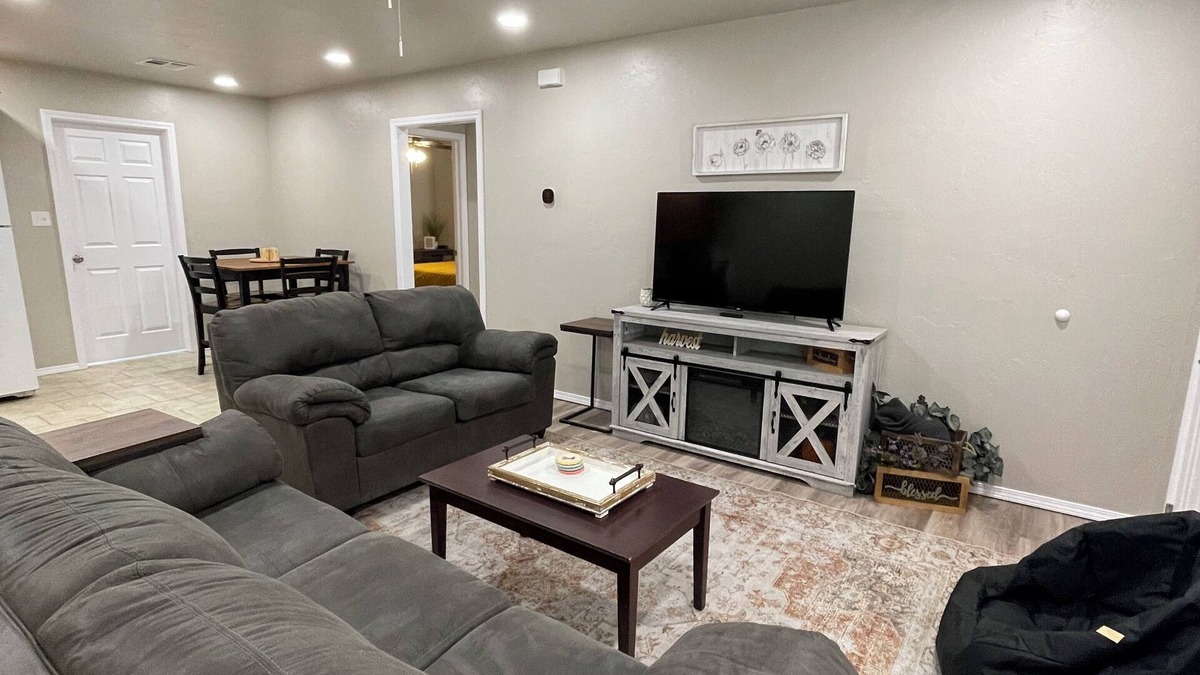 Ada Apartment | Bewitching and Clean- 2 Bedroom Duplex