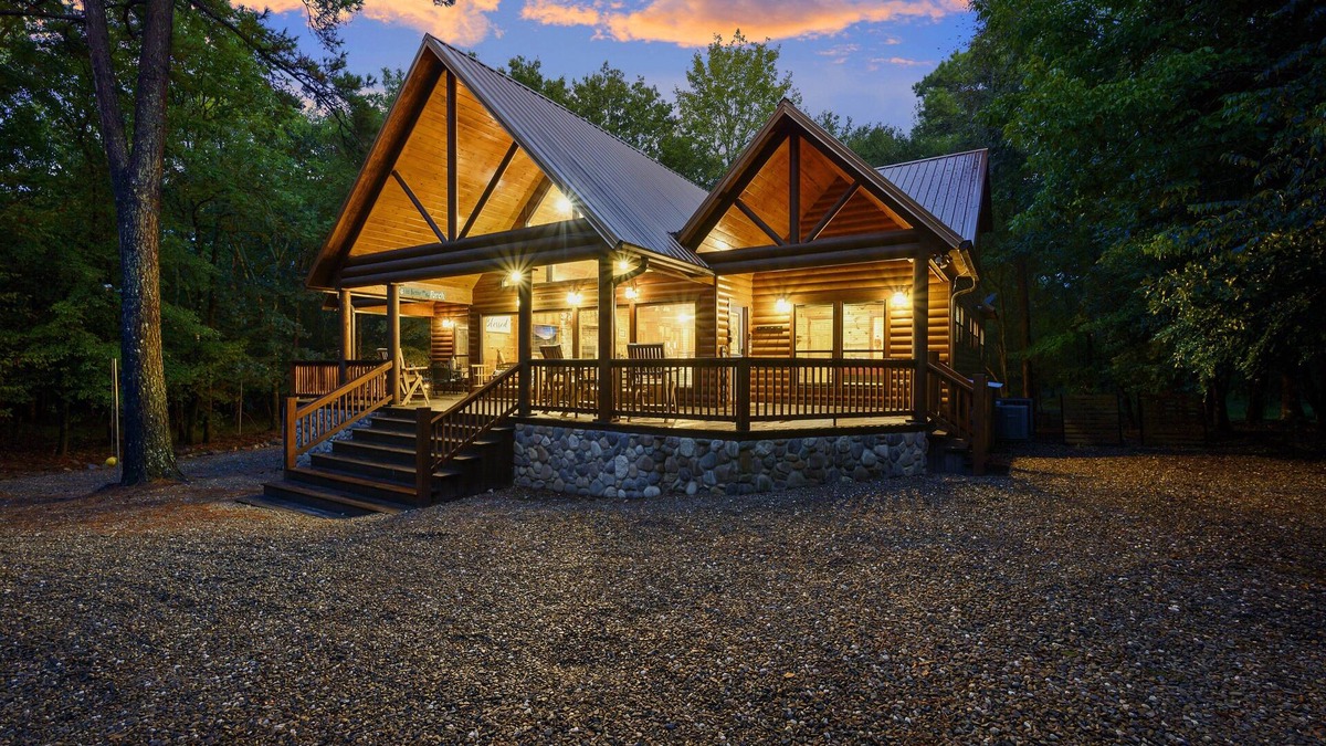 Broken Bow Cabin | Beyond Blessed: Luxurious 5-Bedroom Cabin w/Hot Tub, Firepit, & Game Room in Hochatown!