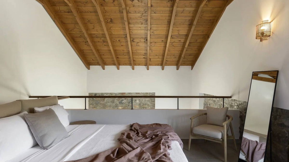 Pella Region House | BH1004 - C - Suite Magnisia
