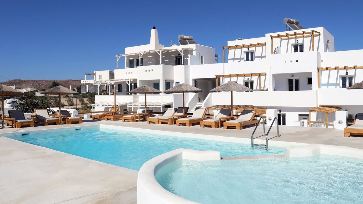 Milopotas Apartment | BH442 - C - Suite Naxos