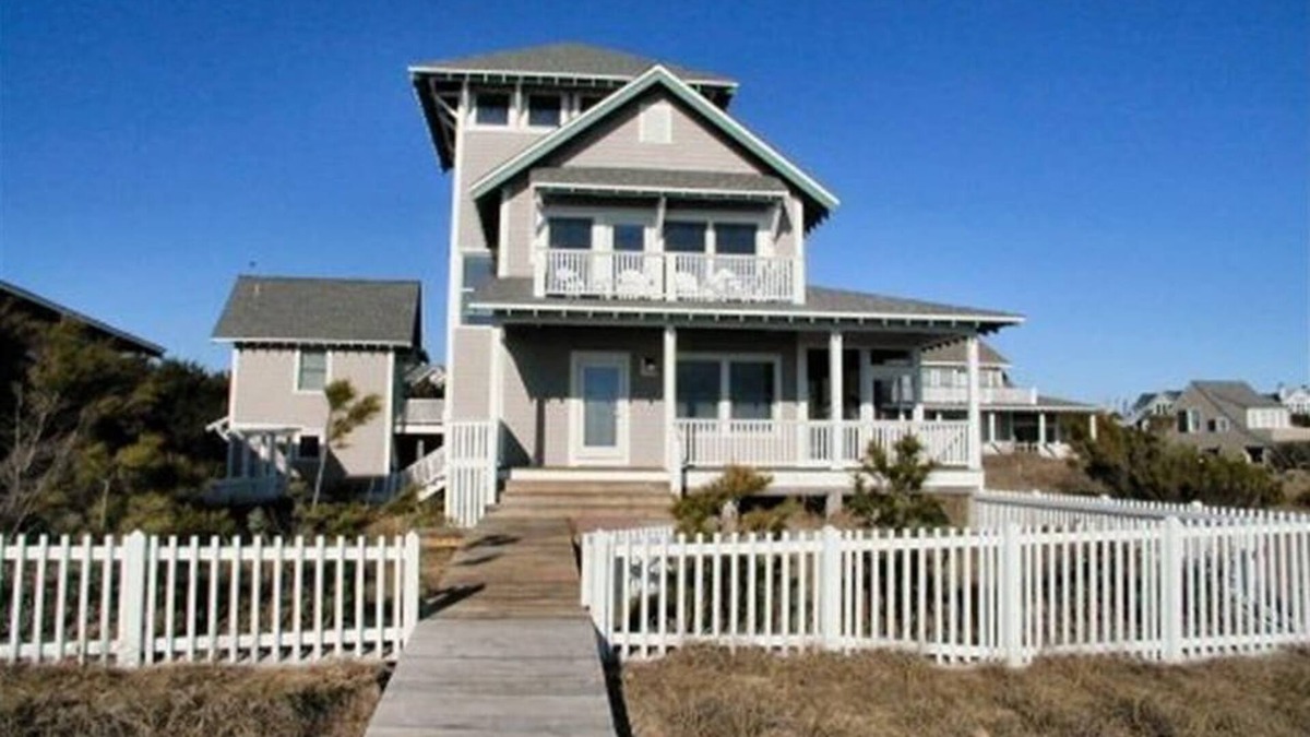 Flora's Bluff House | BHI Dalwhinnie Cottage Oceanfront 1st Row South Beach-Killegray Ridge