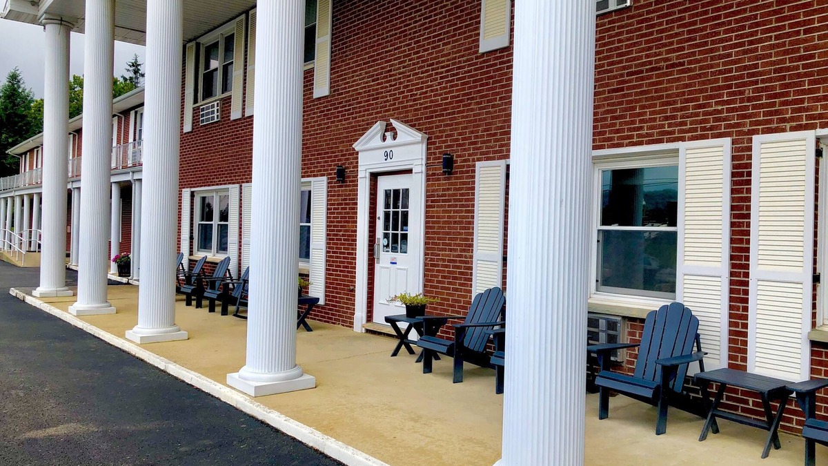Buckhannon Hotel | Bicentennial Inn
