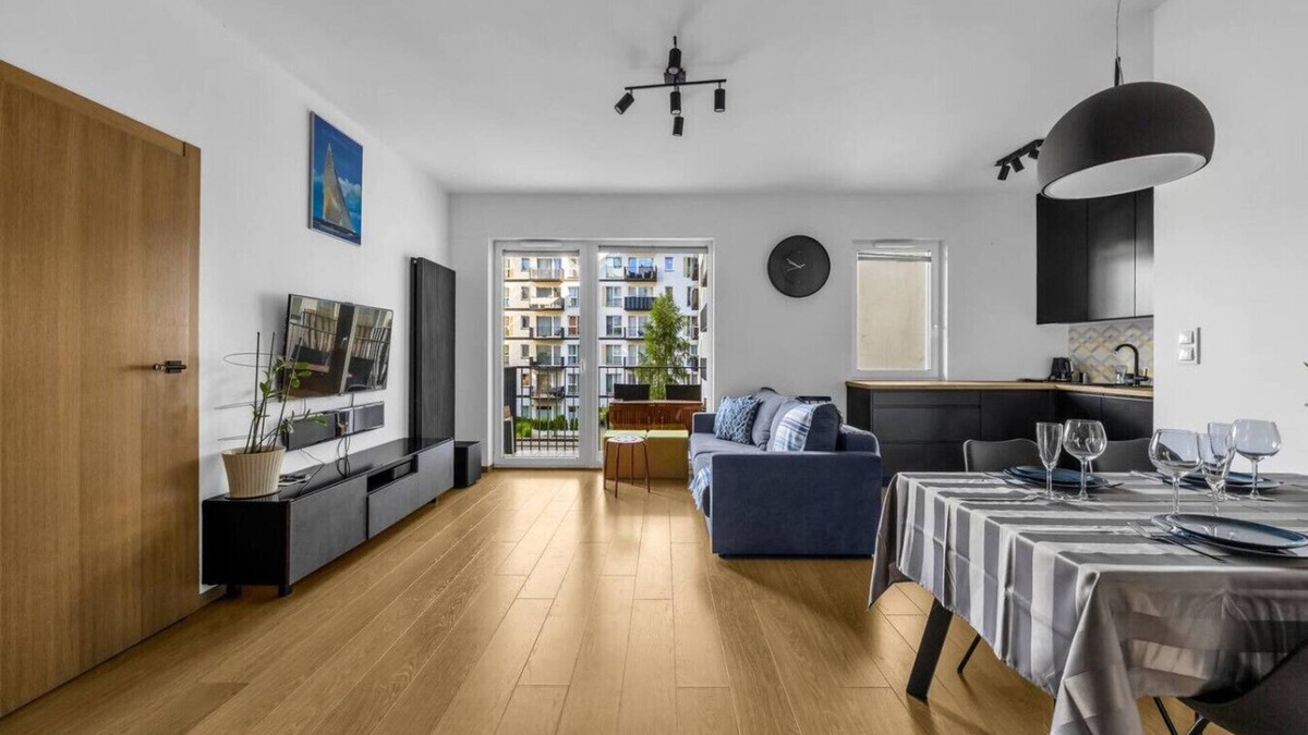 Bielany Apartment | Bielany Business - Balcony, Parking - by Rentujemy