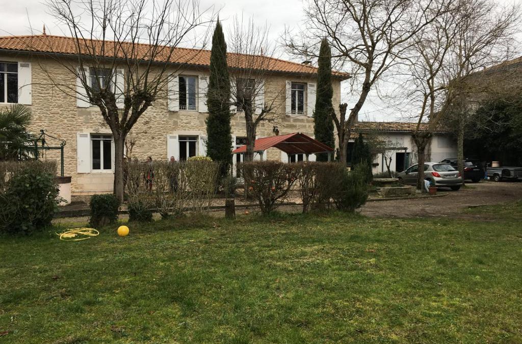 Saint-Quentin-de-Baron Bed & Breakfast | Bienvenue chez Suzy