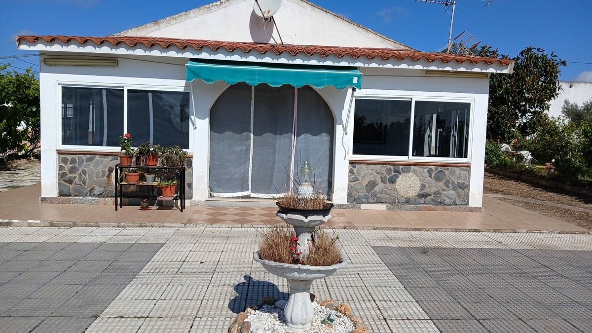 Gibraleon House | Big and confortable country house with garden in "Finca La Guindilla" with Pool
