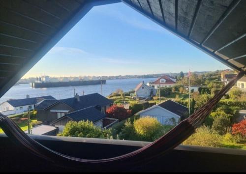 Vormedal Apartment | Big Apartment Free parking and Wifi