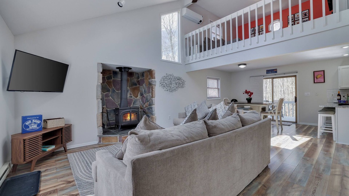 Gouldsboro House | Big Bass Lake 4BR Poconos Home - GAME ROOM - POOL
