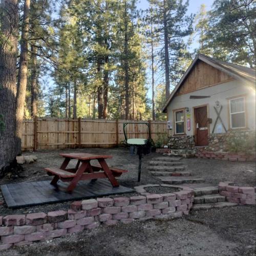 The Village House | Big Bear Lake - Tulip Lane Cabin #26