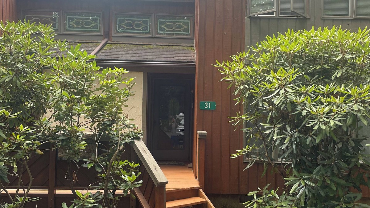 Lake Harmony House | Big Boulder-Lake Harmony TownhomenSkiing, Lake and Restaurant within walking