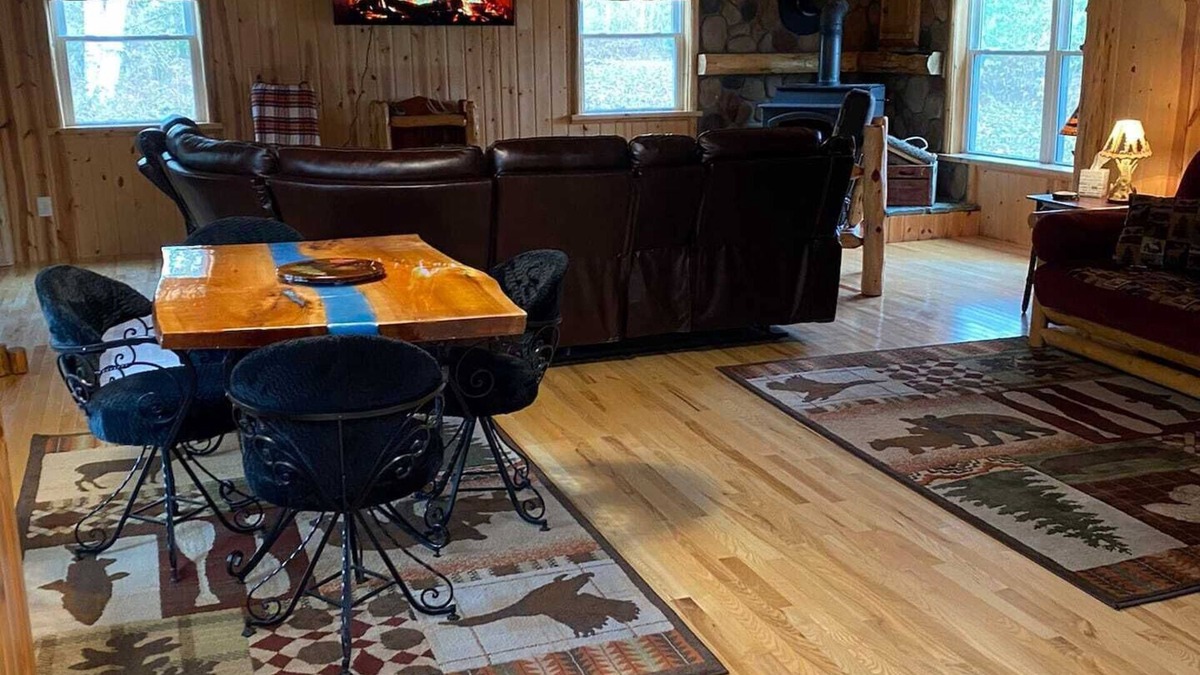 Curtis Township House | Big Buck Lodge 🦌- Insta-worthy, 360 Scenic Views & Pet Friendly 🐾!