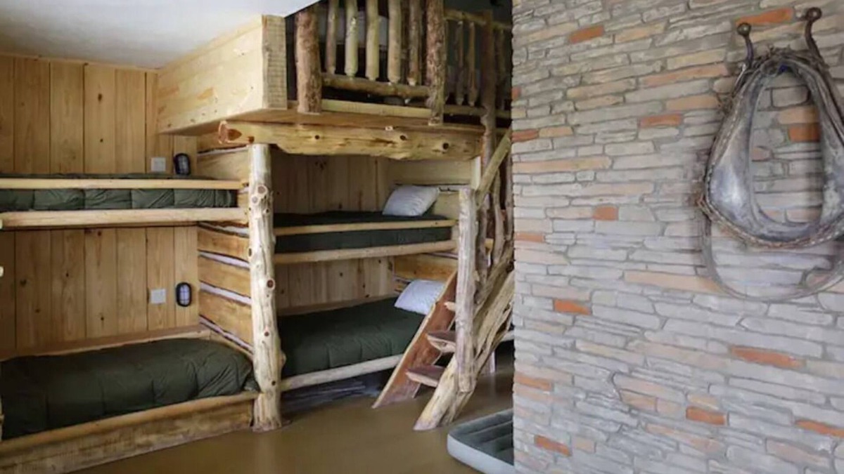 Nauvoo Cabin | Big Bunkhouse of Nauvoo