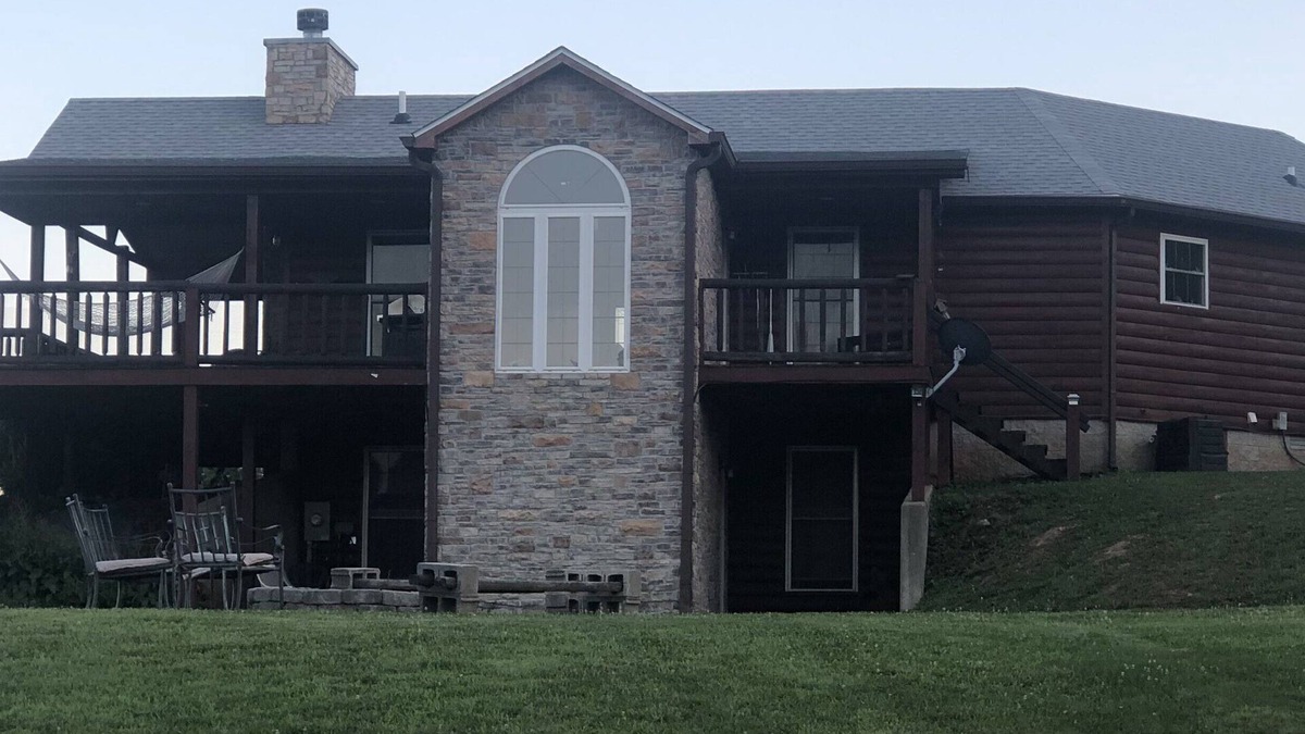 Smiths Grove House | Big Cabin on HorseRanch close to Bucees, MammothCaves,Corvettes,WKU, BeechBend
