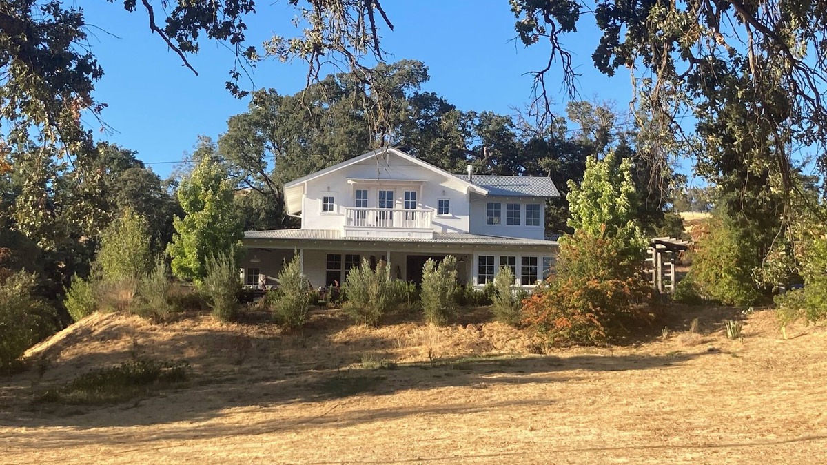 Middletown House | Big Canyon Farmhouse - Near Harbin Hotsprings