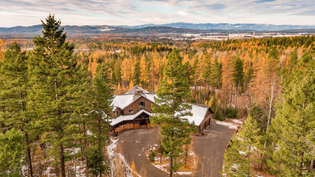Bigfork Cabin | Big Cedar Lodge Secluded Near Flathead Lake - 20 Acres - 6 BD/7 BA Sleeps 14+