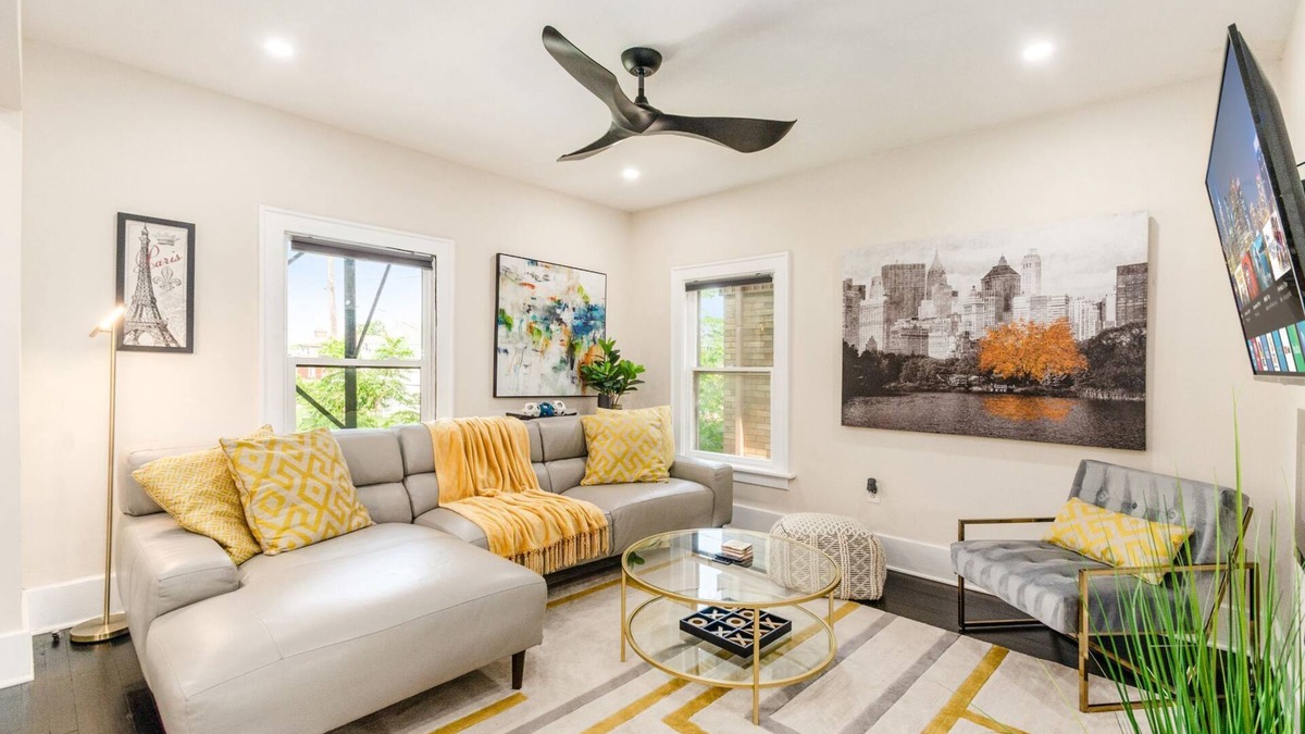 Near East Columbus House | Big City Living at its Best!