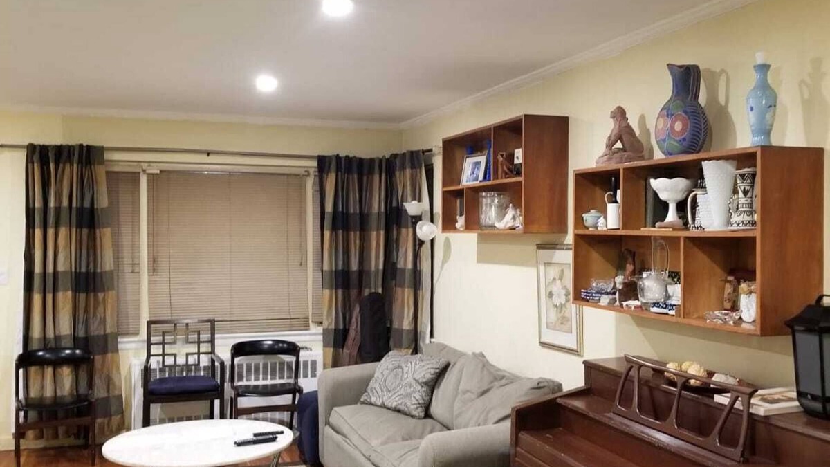 Queens House | Big Comfy Beds & Breakfast on the Deck