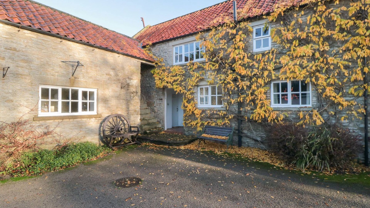 Fadmoor Cottage | BIG COTTAGE, pet friendly, character holiday cottage in Fadmoor