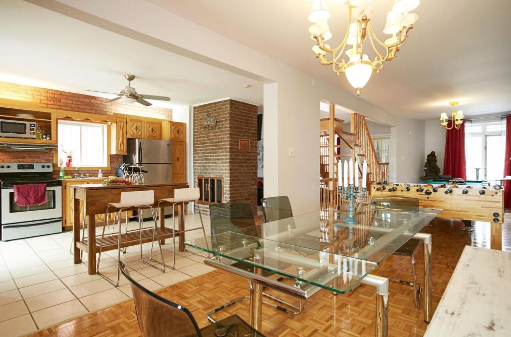 Cote-Saint-Paul House | Big Cozy House