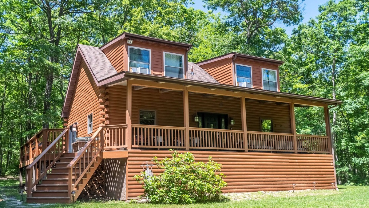 McHenry House | Big Dipper Lodge: Dog Friendly Getaway in Quiet Community, Minutes to Skiing &am