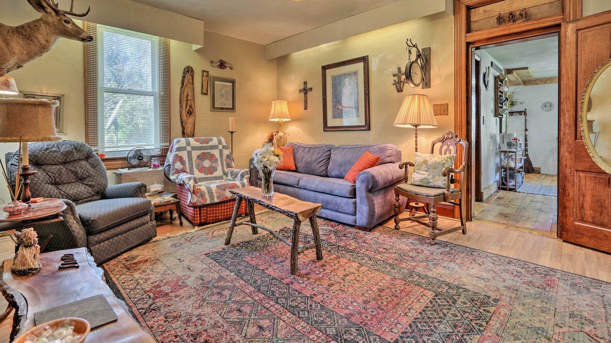 New Straitsville House | Big Dog-Friendly Home w/ Porch & Private Yard