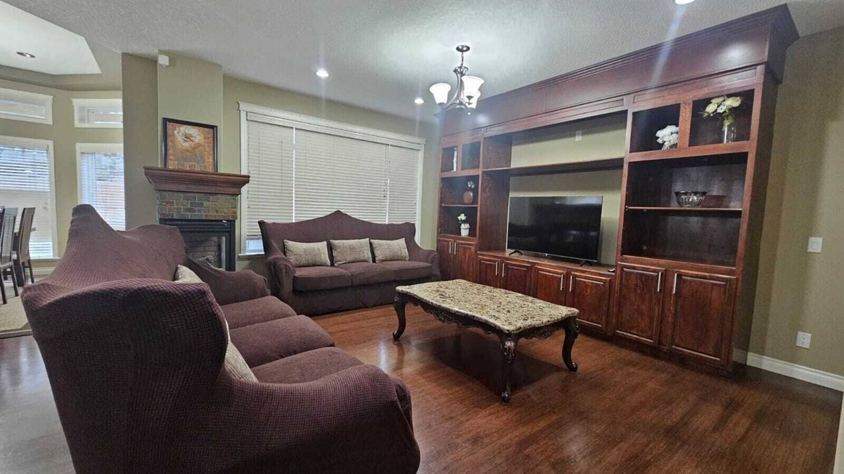 Symons Valley House | Big Family & Group-Friendly 9BR Home in NW Calgary