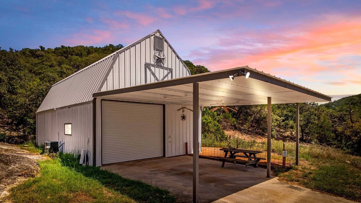 Leakey House | Big Fern Cabin in Leakey