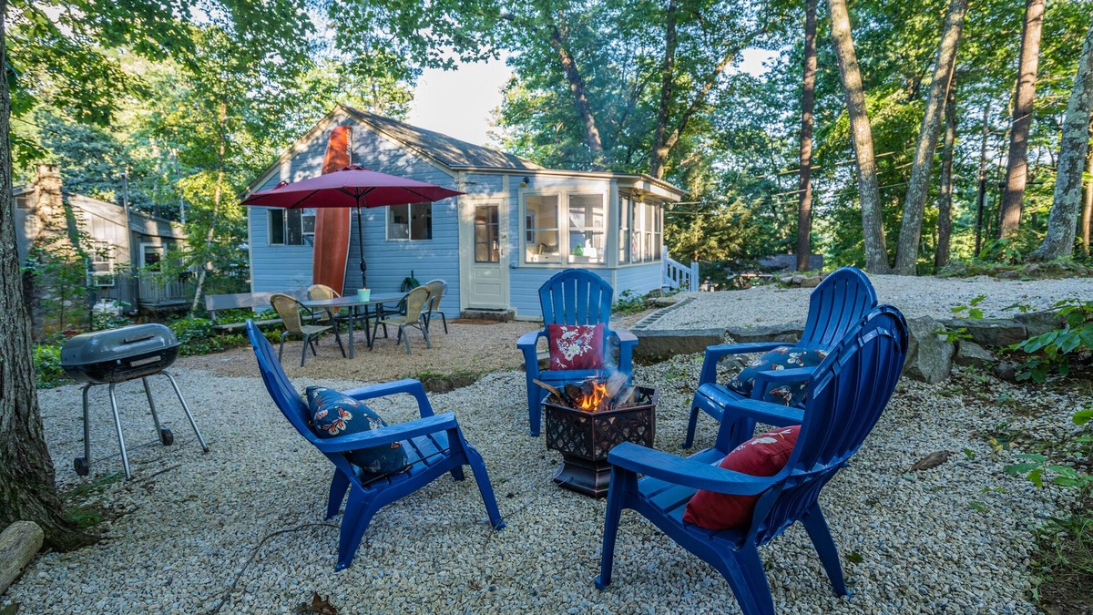 Windham Cottage | Big Fish, Little Pond. Fire Pit Swimming, Hiking, Kayaking, and Fishing!