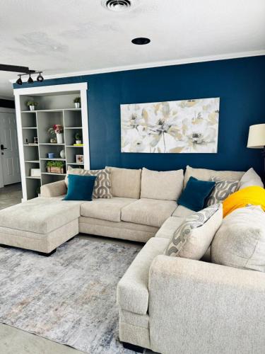 Sulphur House | Big home in the heart of Sulphur