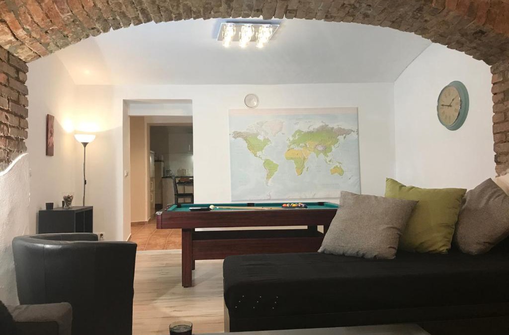 Vrsovice Apartment | Big Homebase with Billardtable