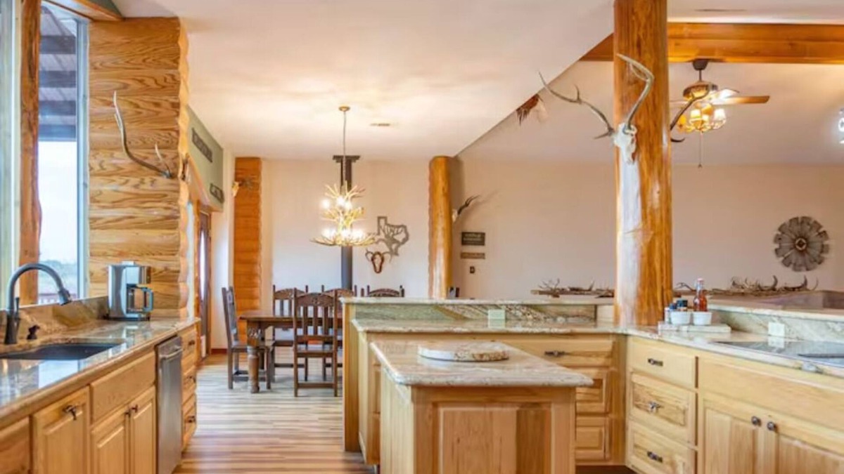 Winnie Cabin | Big House Cabin in Exotic Ranch