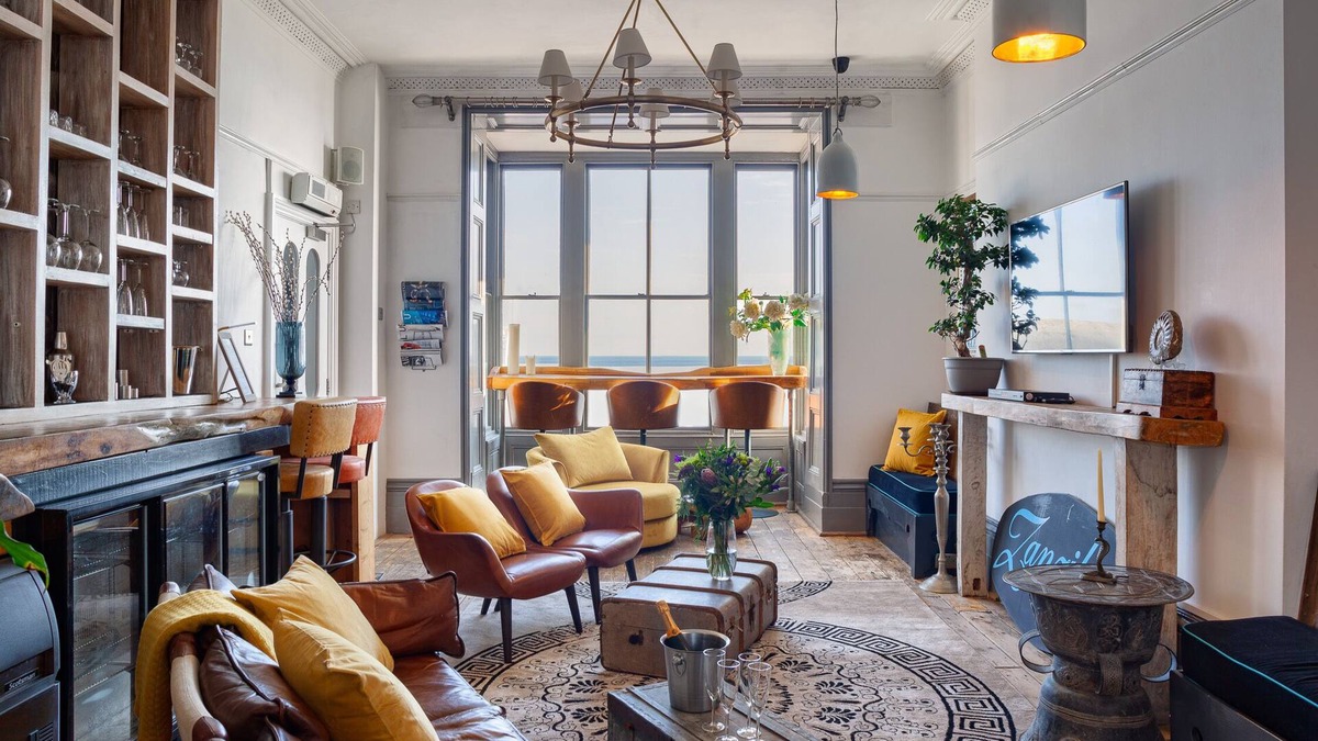 St Leonards-On-Sea House | Big House for Big Occasions! Ideal for luxury large get-togethers. Sleeps 16/18.