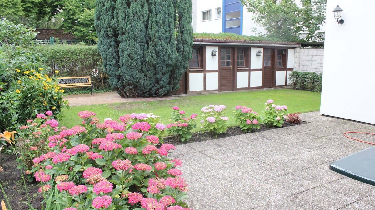 Wilhelmstadt House | Big House for Big Family in West Berlin
