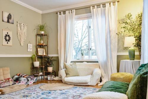 Stony Point Apartment | Big House, Hot tub, Very large backyard