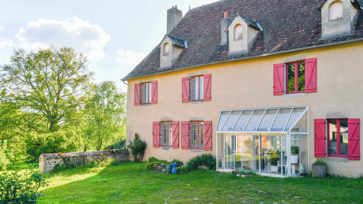 Betete House | Big house in the middle of the countryside