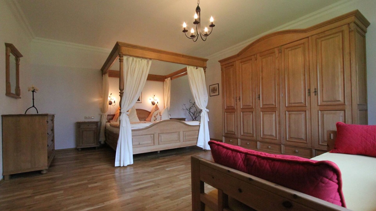 Sarstein House | Big house on the farm