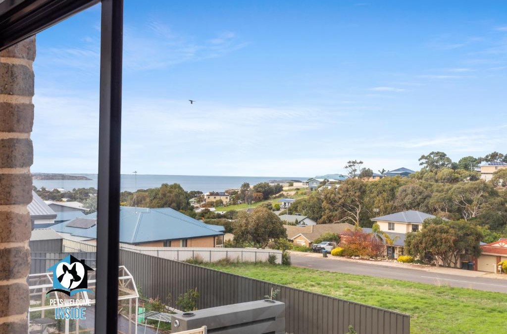 Encounter Bay House | Big House with Views and Fab Pop Culture Vibe