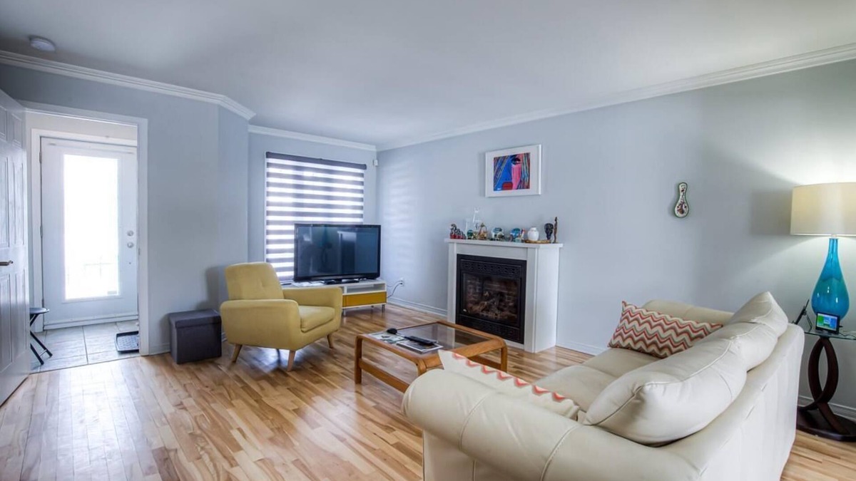 Dollard-des-Ormeaux House | big housengymnbedroomnbathnshowerncozyncleannfull equippedn