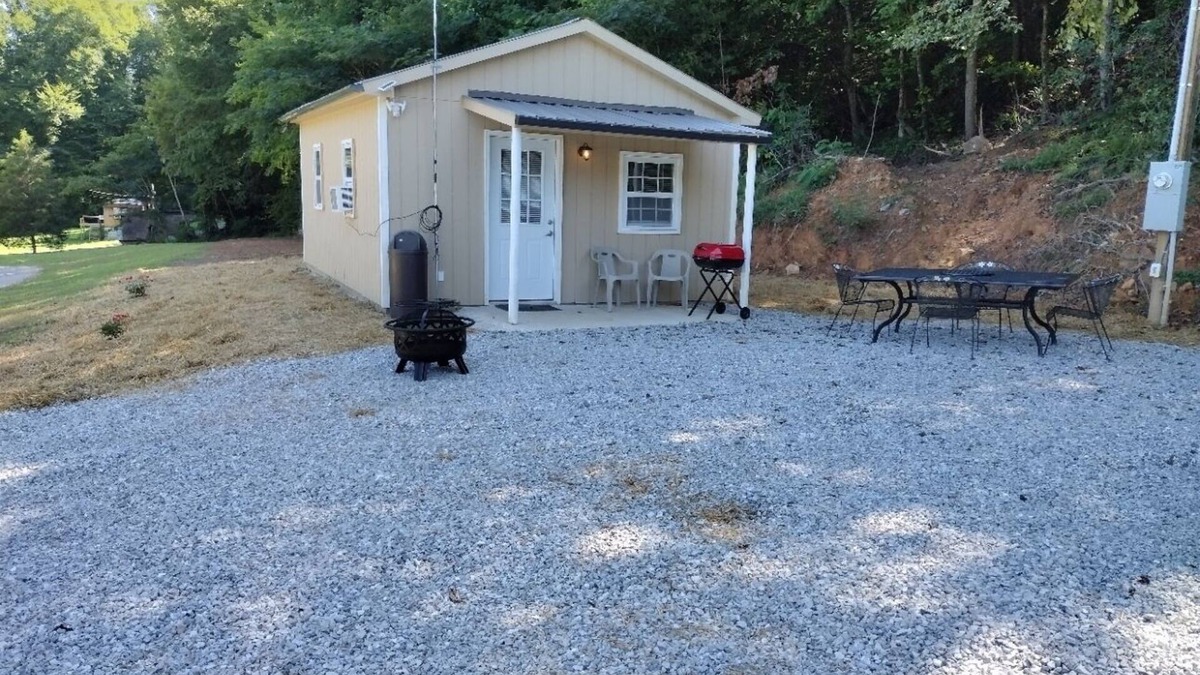 Ashley Oaks Cabin | Big Mountain Cabins with direct access to Windrock ATV Park
