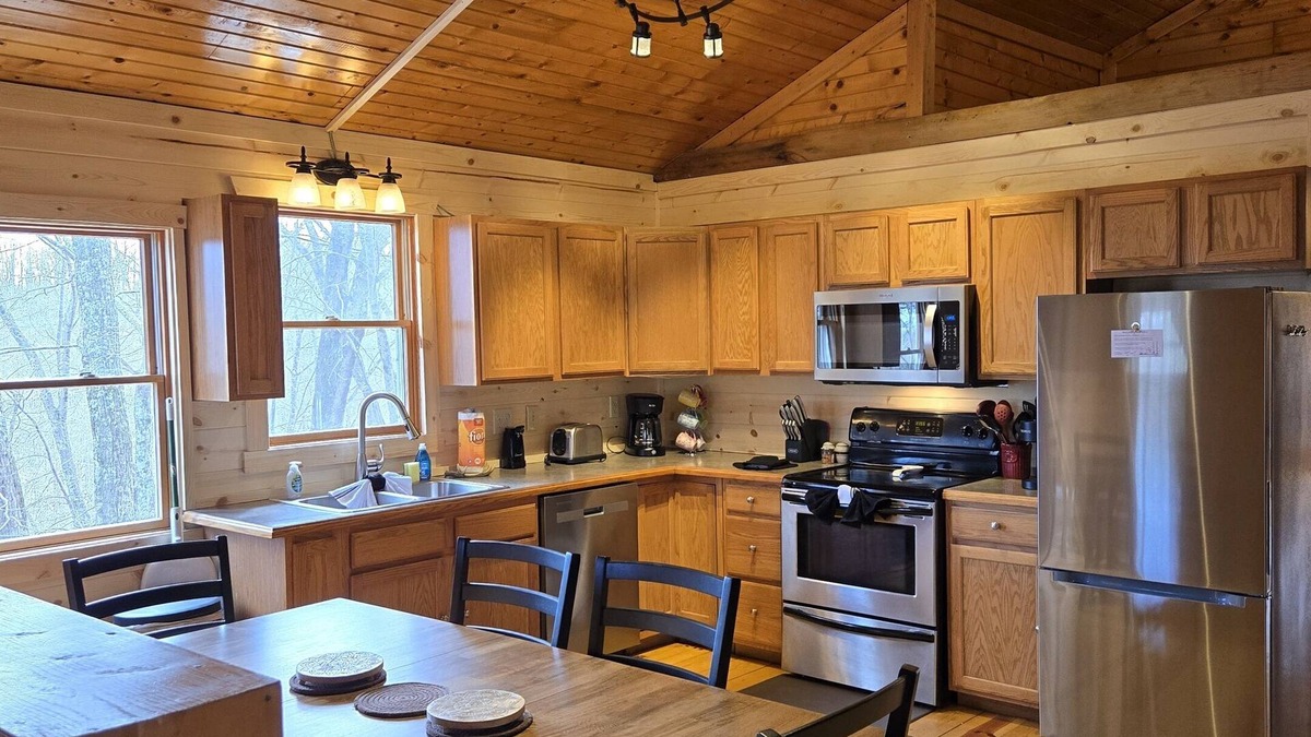 Rockbridge Cabin | Big Oak Cabin (Hocking Hills area)