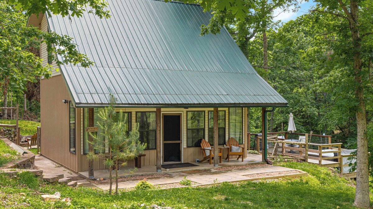 Rogers Cottage | Big Pine Holler -1 mi to Beaver Lake-Cabin-Hot Tub