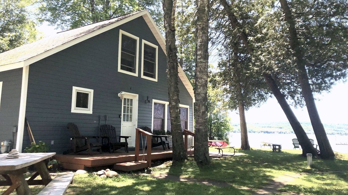 Honor Cottage | Big Platte Lake Waterfront Cottage