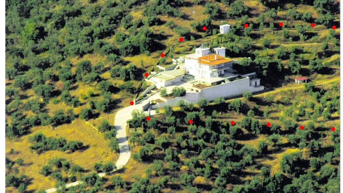 Galatas Villa | BIG,QUIET AND LAXURY VILLA