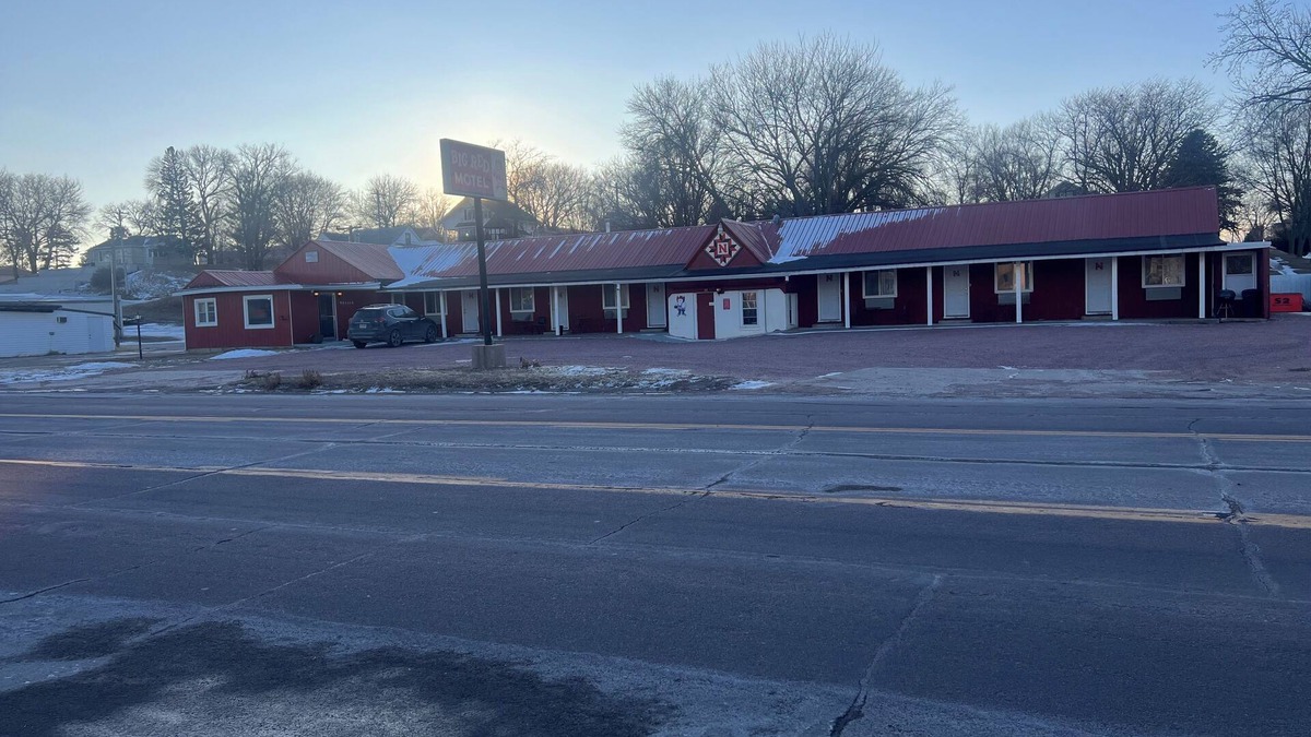 Laurel Hotel | Big Red motel